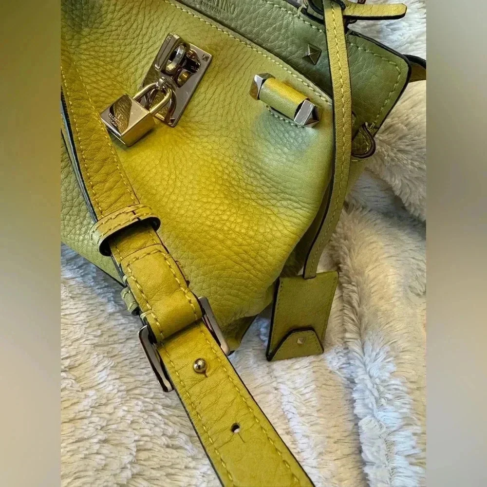 Valentino Garavani Rockstud Chartreuse Pebbled Leather Satchel Bag – EUC